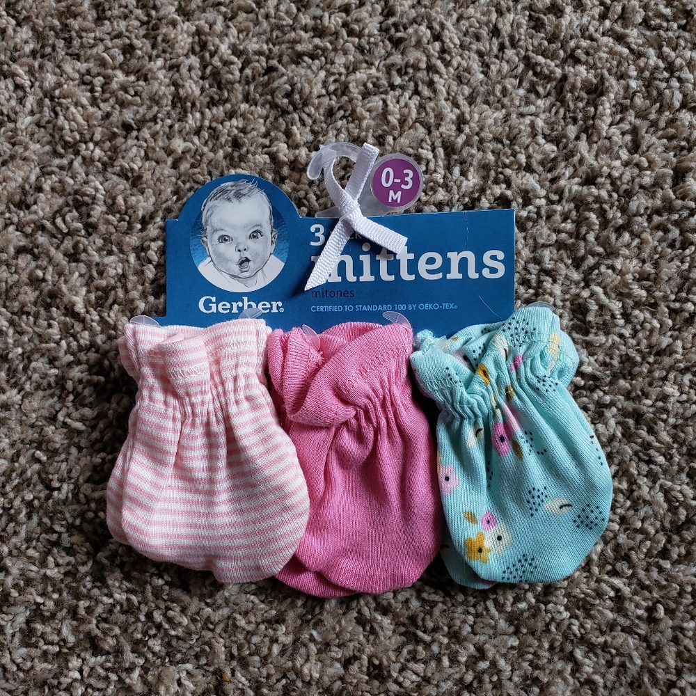 NWT Gerber Baby Mittens